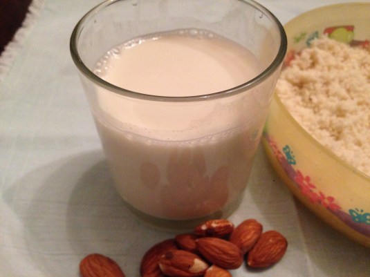Latte di mandorle